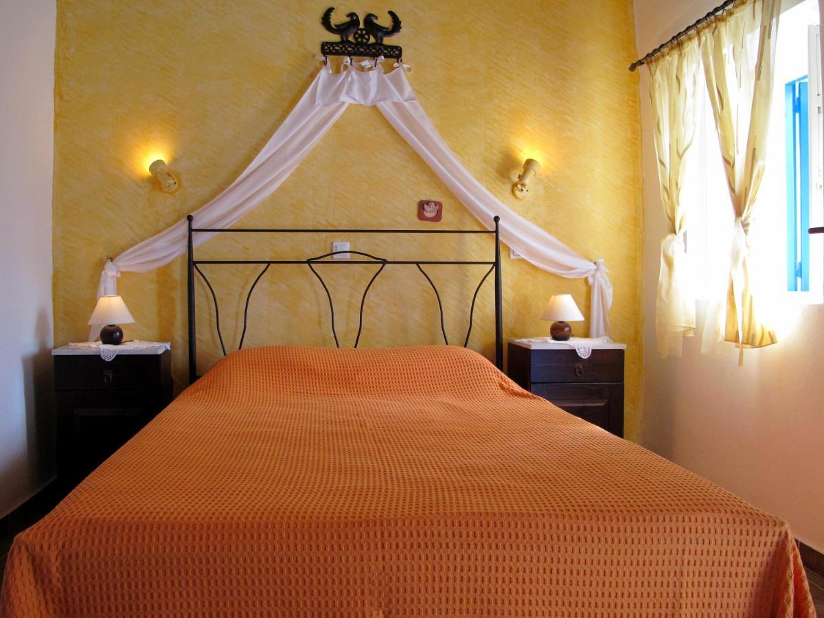 Pepi'S Rooms Triovasalos Exterior photo